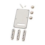 FENDER Stratocaster Accessory Kit Parchment
